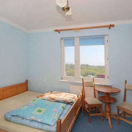 Pokoje Goscinne Greta Leba Bagian luar foto