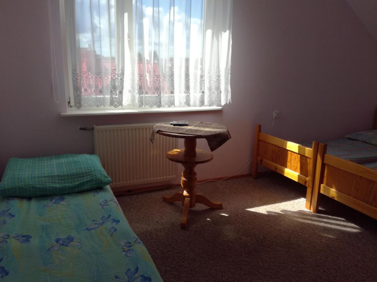 Pokoje Goscinne Greta Leba Bagian luar foto