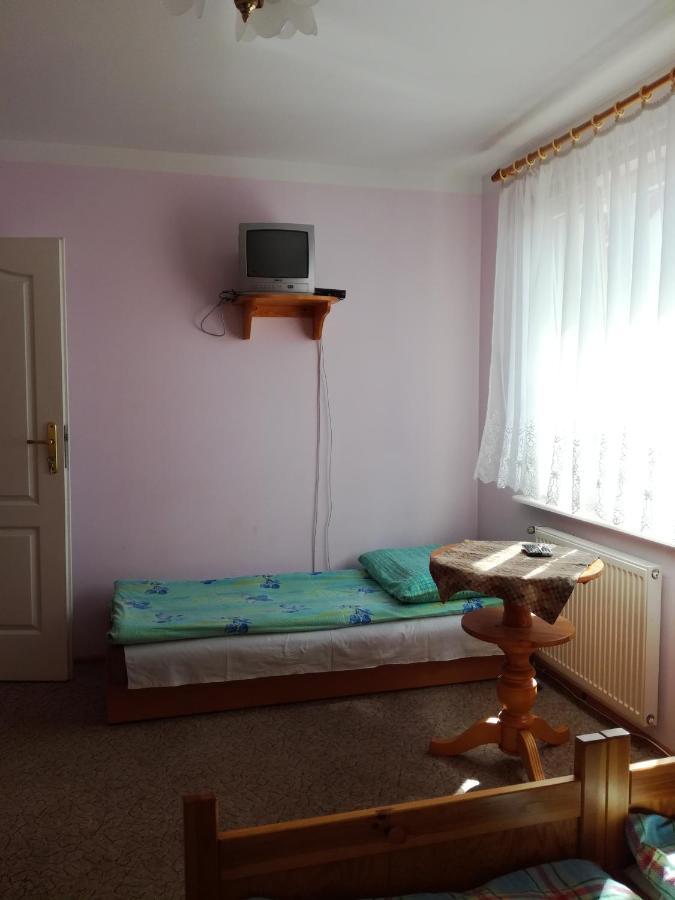Pokoje Goscinne Greta Leba Bagian luar foto